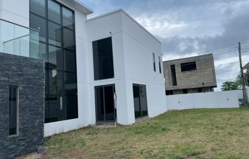 5-bedroom house with boy quarters for sale - east Airport (8)